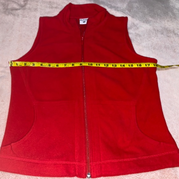 Women's Red Columbia Vest With Pockets - Picture 7 of 7